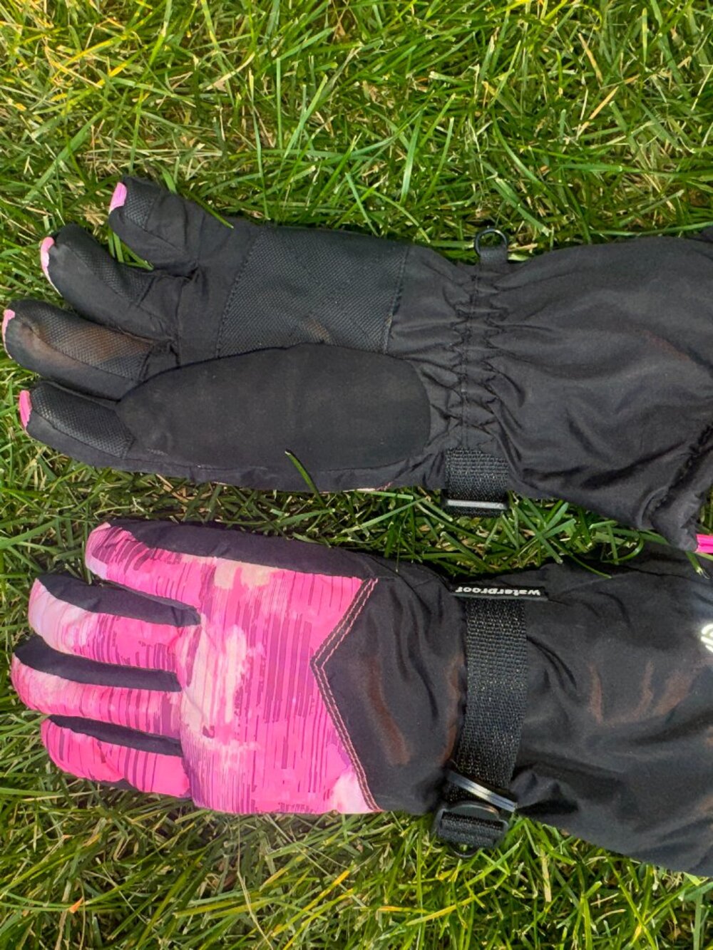 C9 Champion Kids Waterproof Winter Snow Gloves – Pink & Black ❄️💖